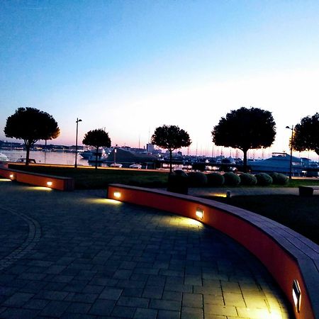 Apartments Leona Umag Exterior foto