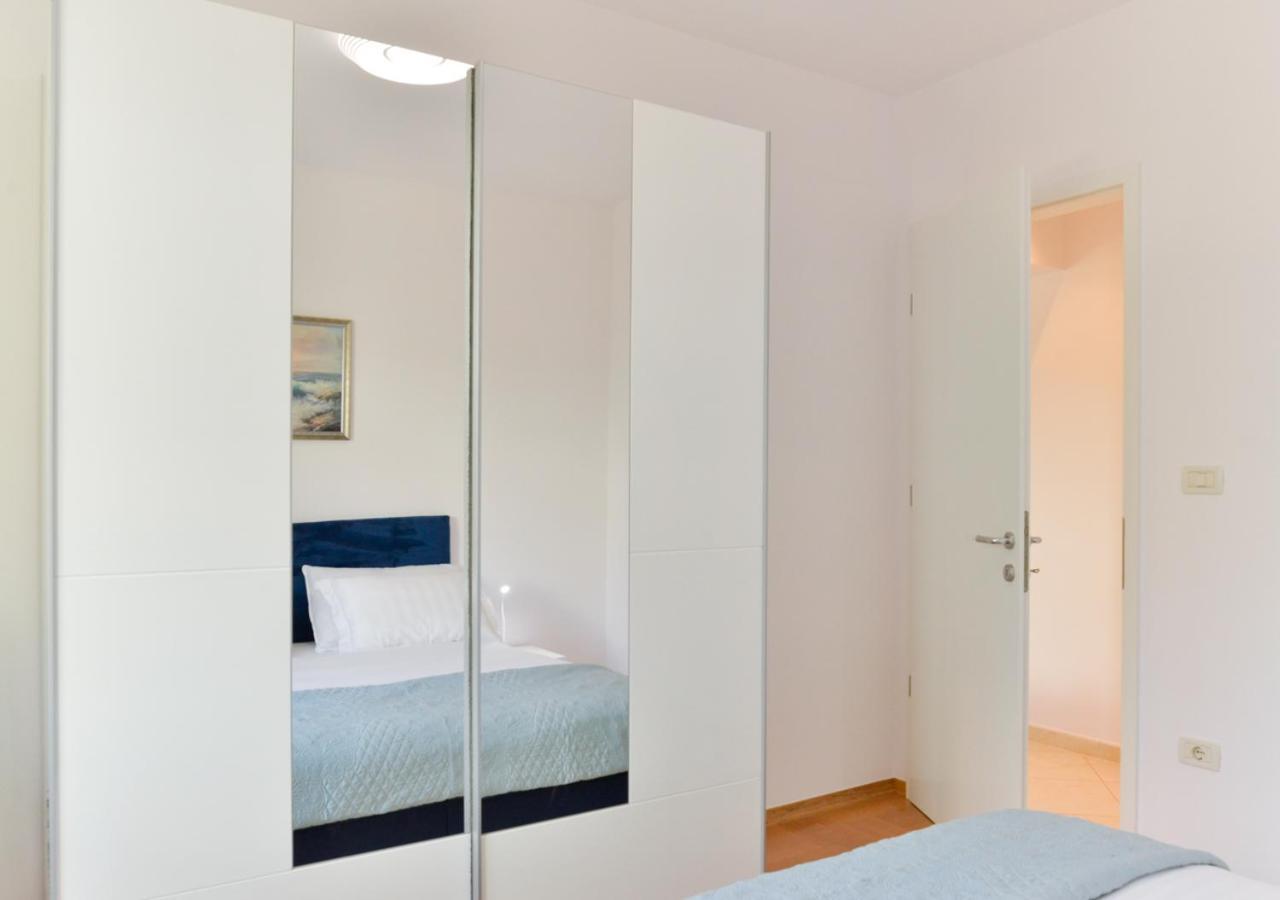 Apartments Leona Umag Exterior foto