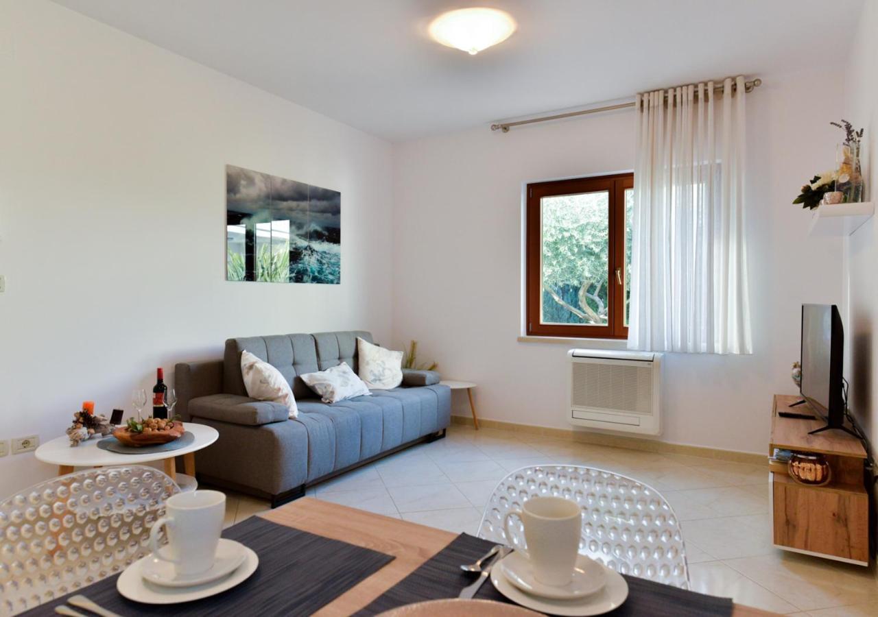 Apartments Leona Umag Exterior foto